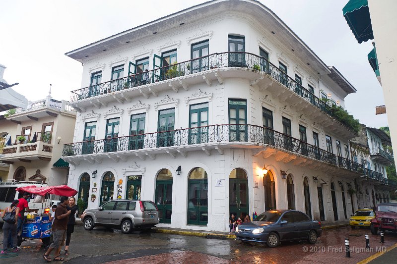 20101201_183432 D3S.jpg - Casco Viejo